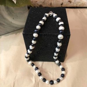 Freshwater Pearl necklace, Black & White